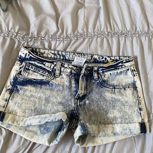 Acid Wash Denim Shorts | Parasuco